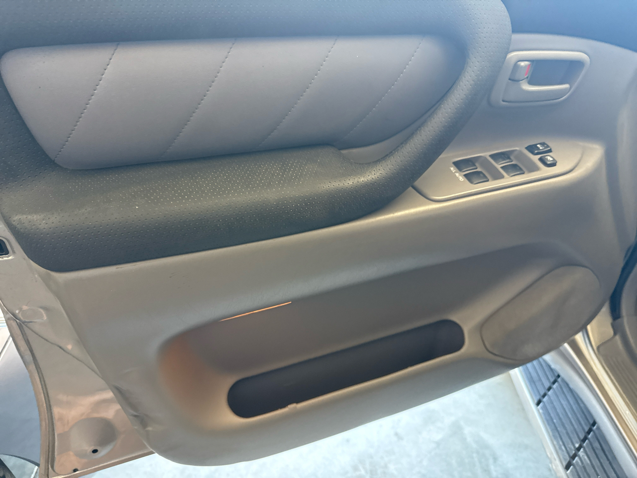 Toyota Land Cruiser 4dr 4WD (Natl) 2003 Toyota Land Cruiser 4dr 4WD (Natl) 2003