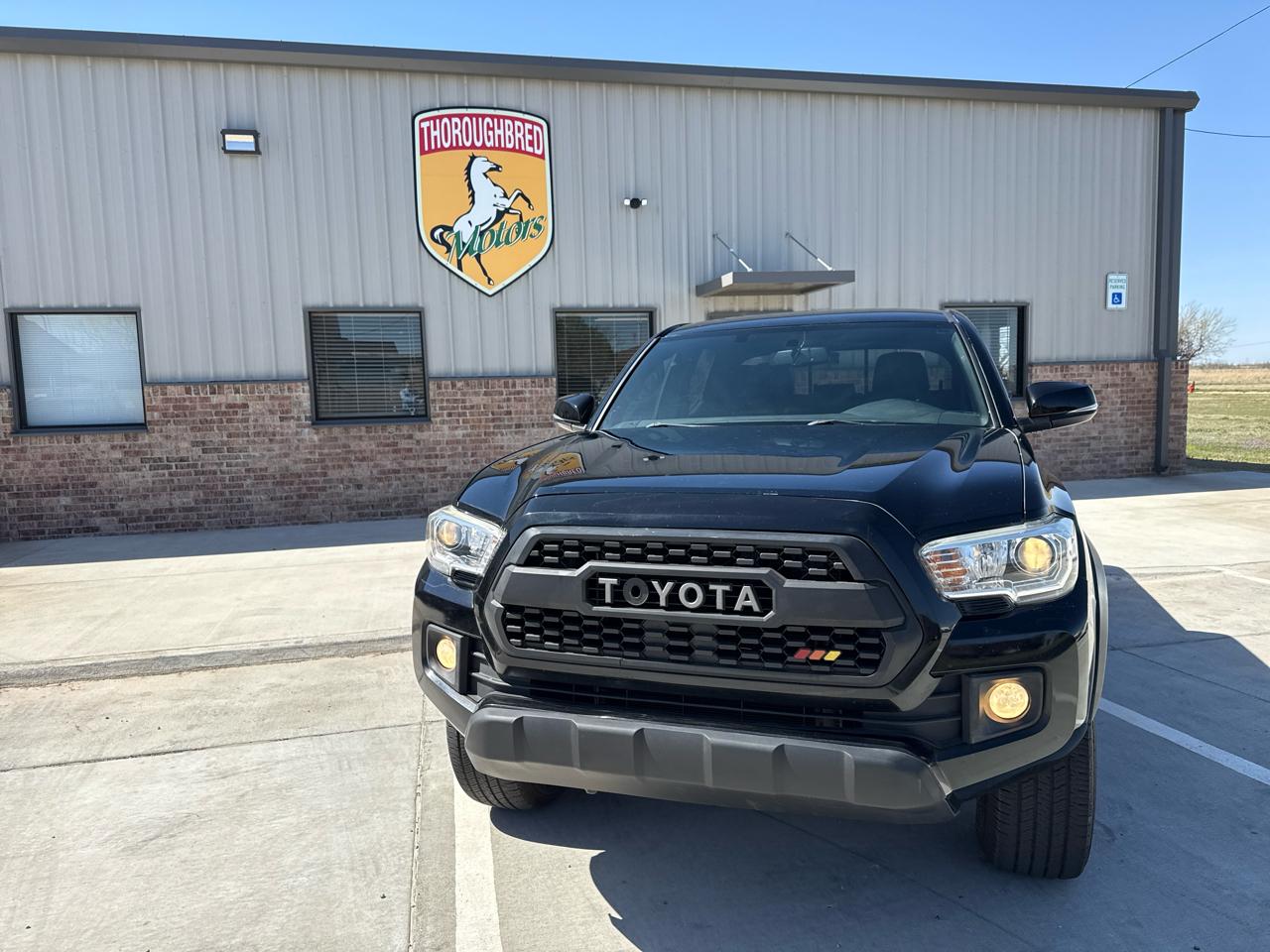Toyota Tacoma TRD Off Road Double Cab 5' Bed V6 4x4 MT (Natl) 2017