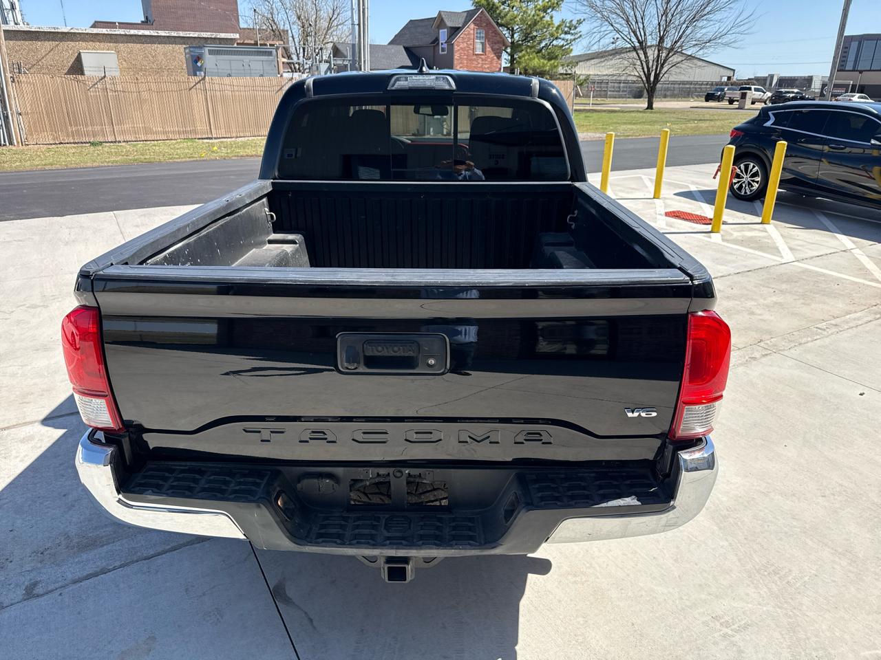 Toyota Tacoma TRD Off Road Double Cab 5' Bed V6 4x4 MT (Natl) 2017