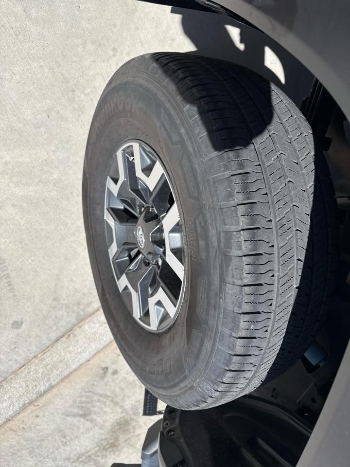 Toyota Tacoma TRD Off Road Double Cab 5' Bed V6 4x4 MT (Natl) 2017