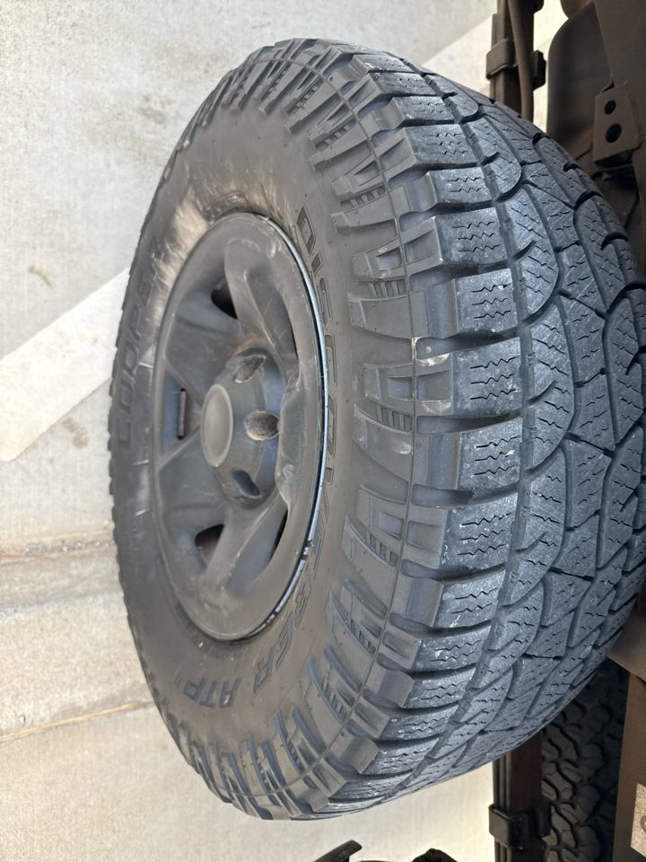 Toyota Tacoma 4WD Double Cab V6 MT (Natl) 2014