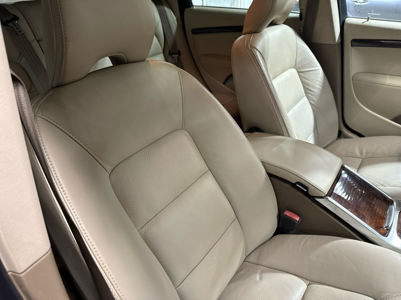 Volvo XC70 AWD 4dr Wgn 3.2L 2014