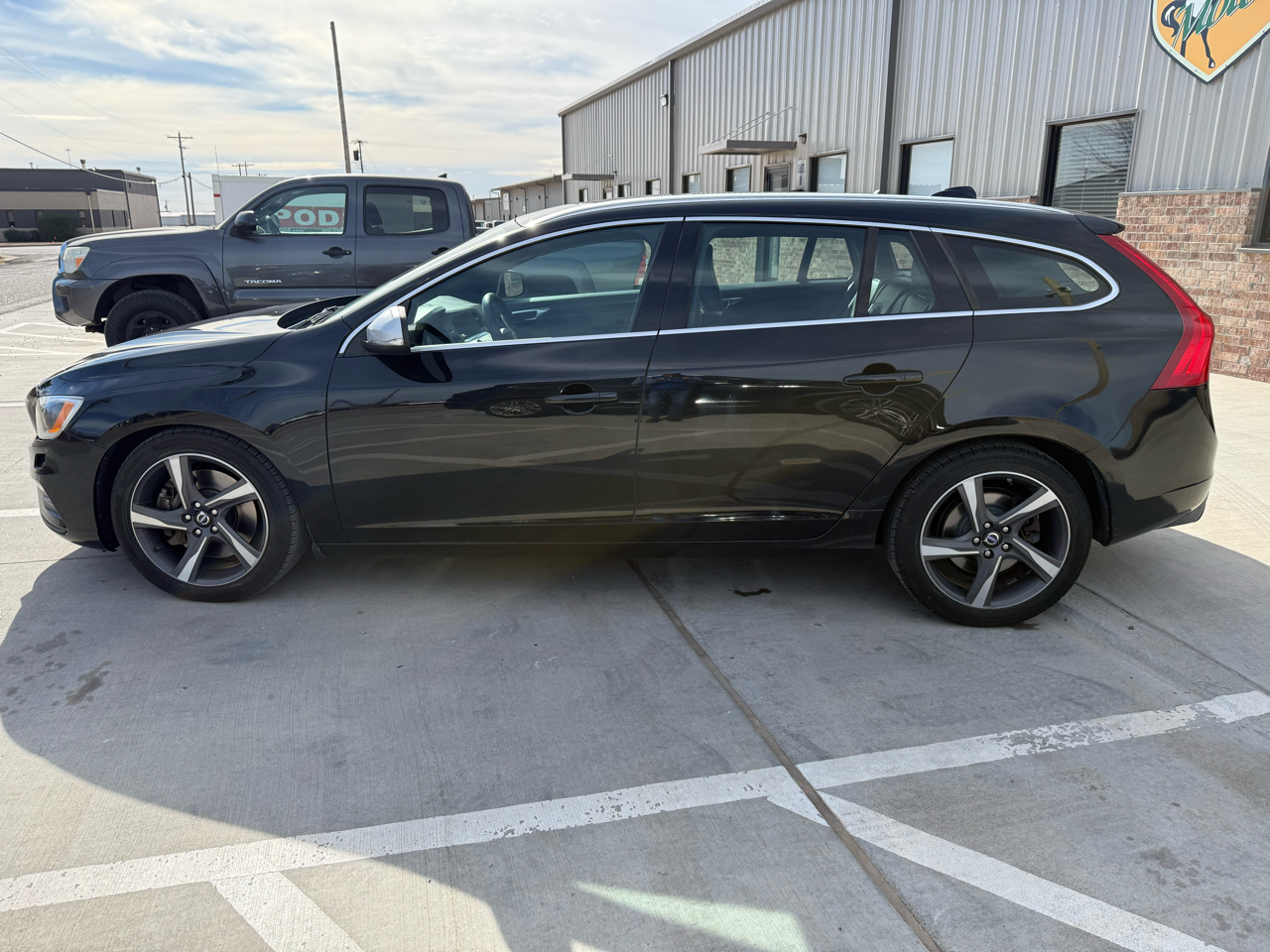 Volvo V60 4dr Wgn T6 R-Design Platinum AWD 2015