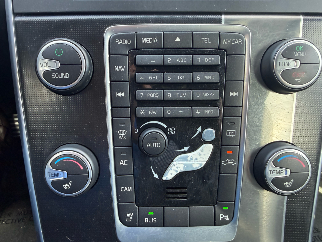 Volvo V60 4dr Wgn T6 R-Design Platinum AWD 2015