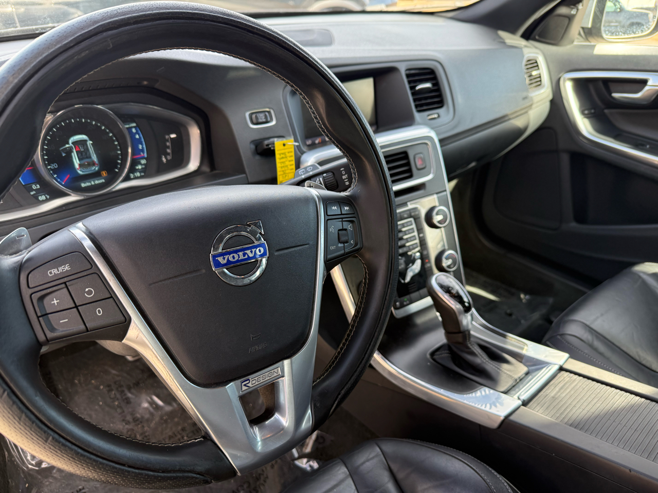 Volvo V60 4dr Wgn T6 R-Design Platinum AWD 2015