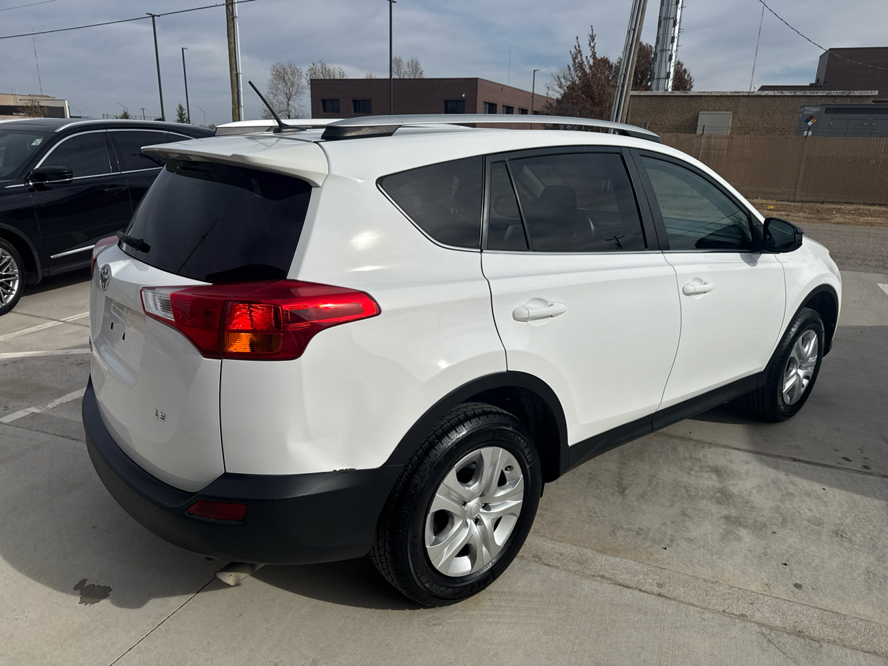 Toyota RAV4 FWD 4dr LE (Natl) 2014