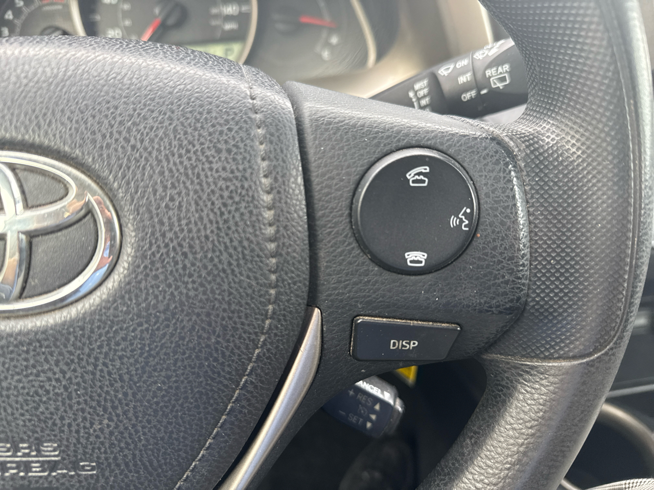 Toyota RAV4 FWD 4dr LE (Natl) 2014