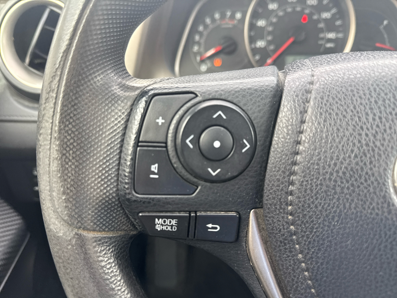 Toyota RAV4 FWD 4dr LE (Natl) 2014