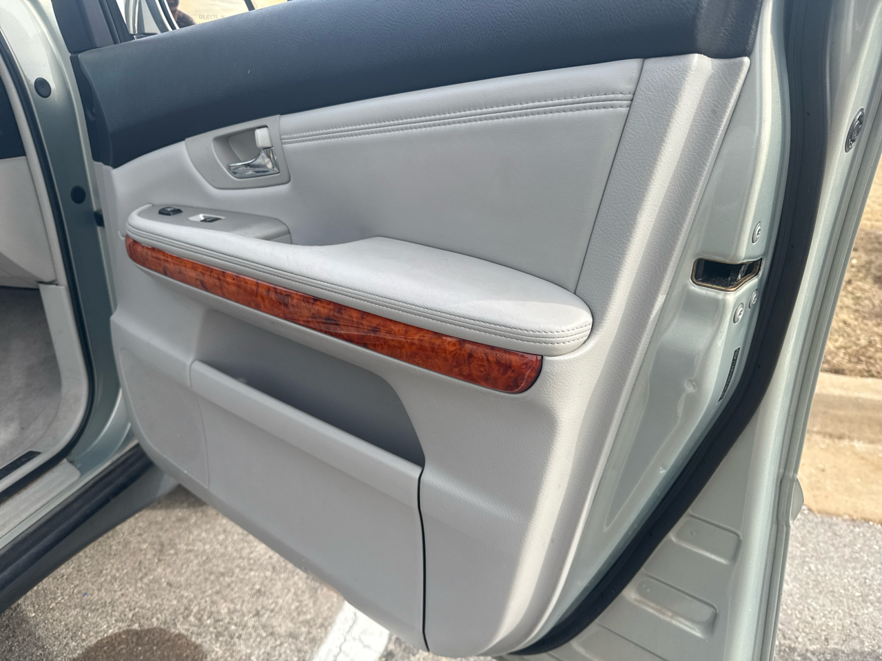 Lexus RX 330 4dr SUV AWD 2005