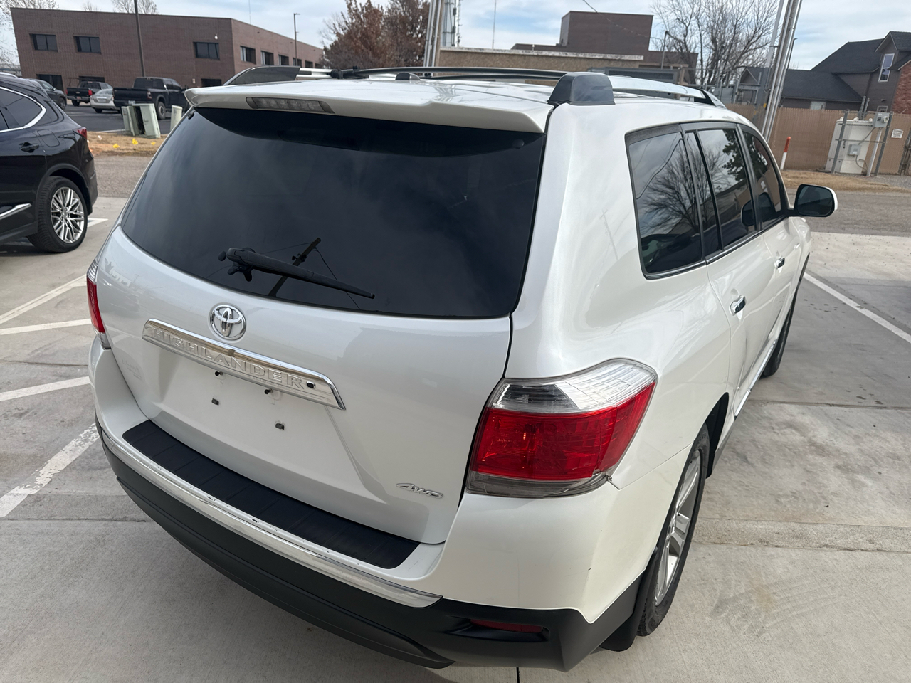 Toyota Highlander 4WD 4dr V6 Limited (Natl) 2012