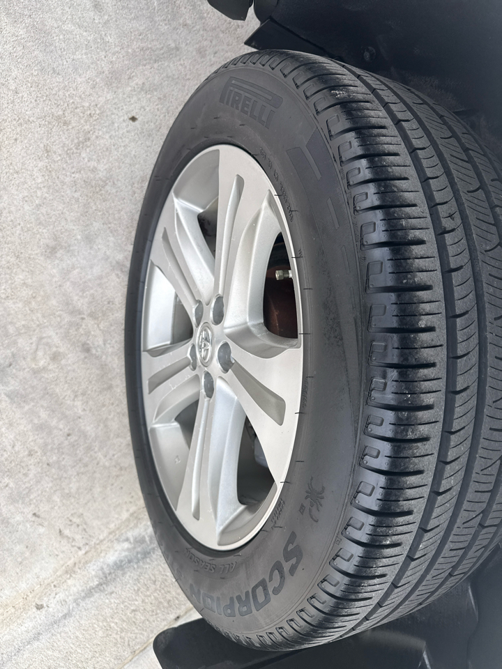 Toyota Highlander 4WD 4dr V6 Limited (Natl) 2012