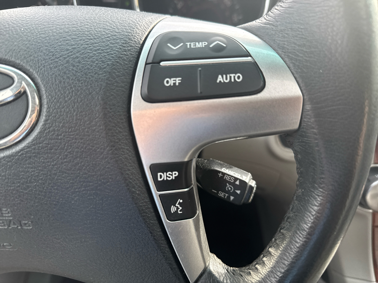 Toyota Highlander 4WD 4dr V6 Limited (Natl) 2012