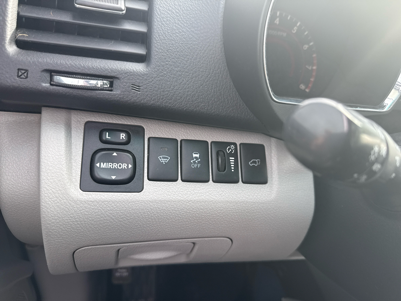 Toyota Highlander 4WD 4dr V6 Limited (Natl) 2012