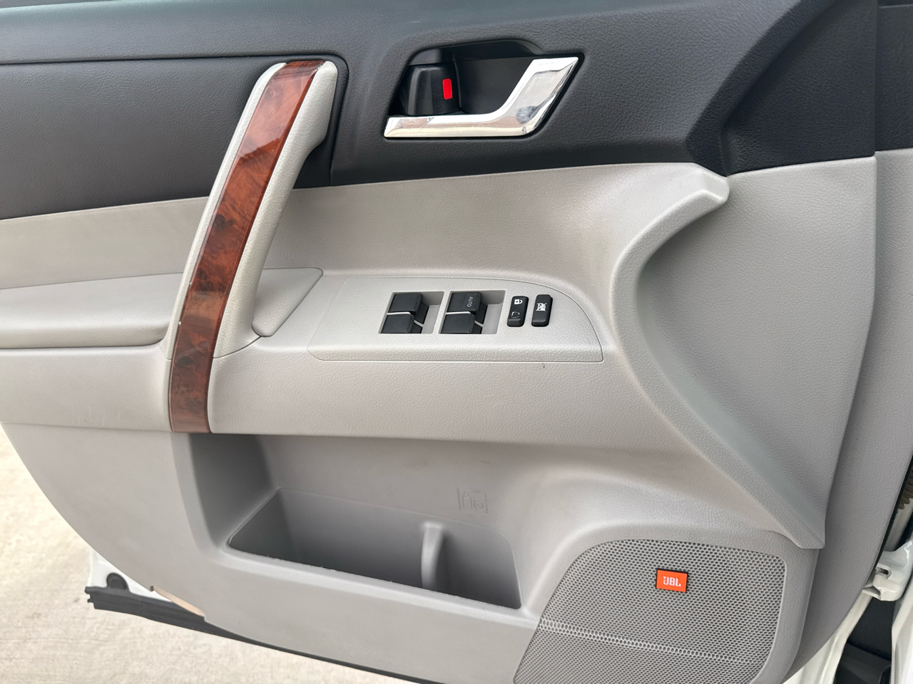 Toyota Highlander 4WD 4dr V6 Limited (Natl) 2012