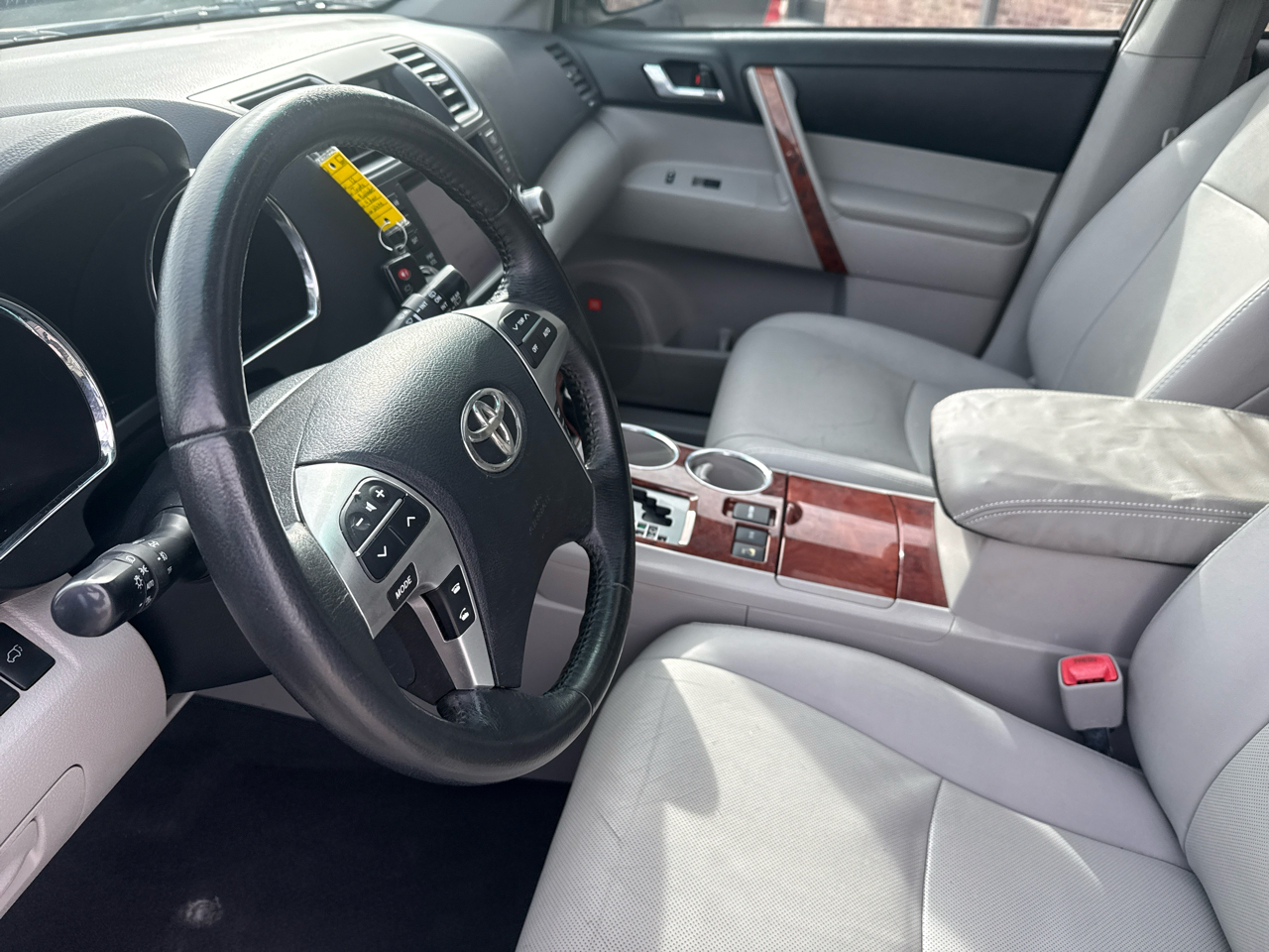 Toyota Highlander 4WD 4dr V6 Limited (Natl) 2012