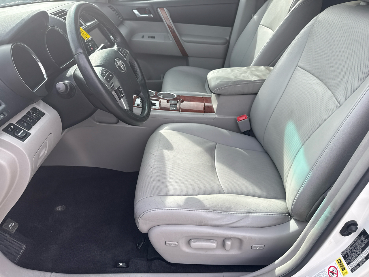 Toyota Highlander 4WD 4dr V6 Limited (Natl) 2012