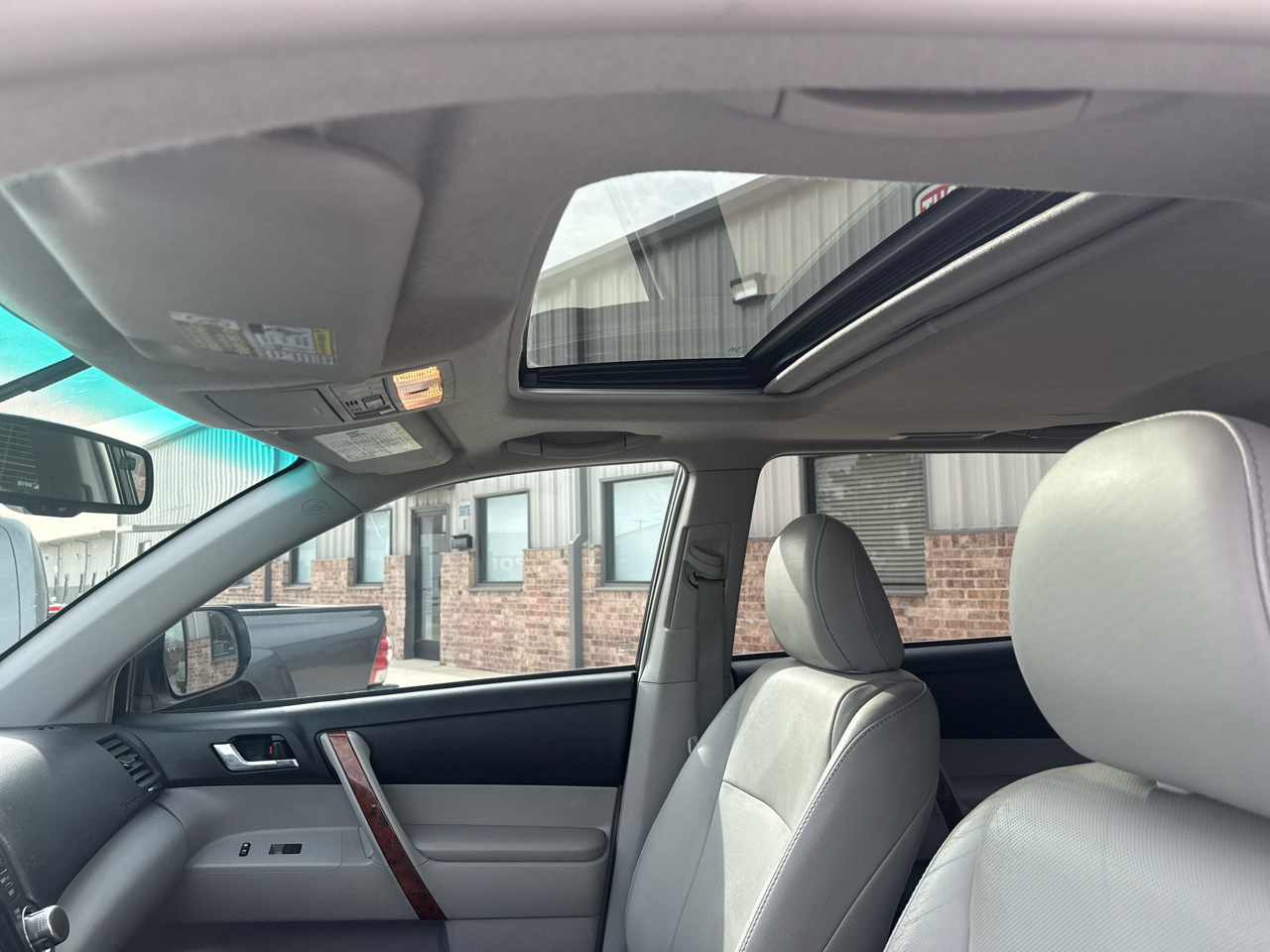 Toyota Highlander 4WD 4dr V6 Limited (Natl) 2012