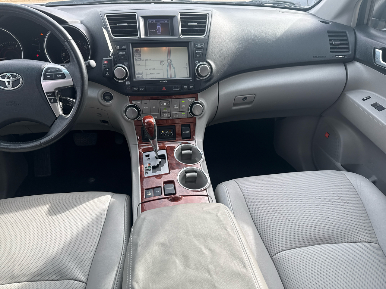 Toyota Highlander 4WD 4dr V6 Limited (Natl) 2012