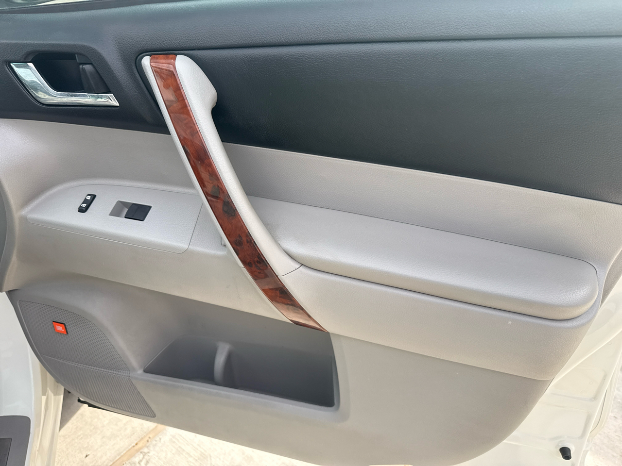 Toyota Highlander 4WD 4dr V6 Limited (Natl) 2012