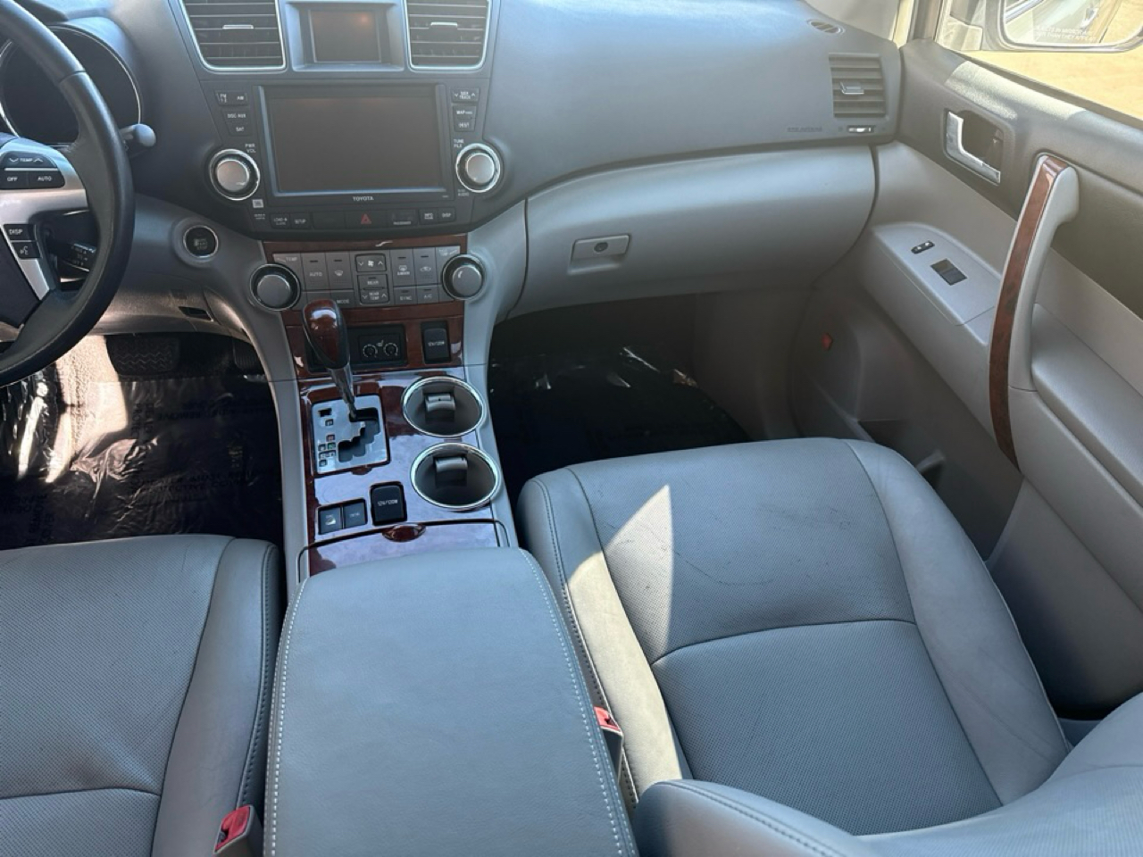 Toyota Highlander 4WD 4dr V6 Limited (Natl) 2012