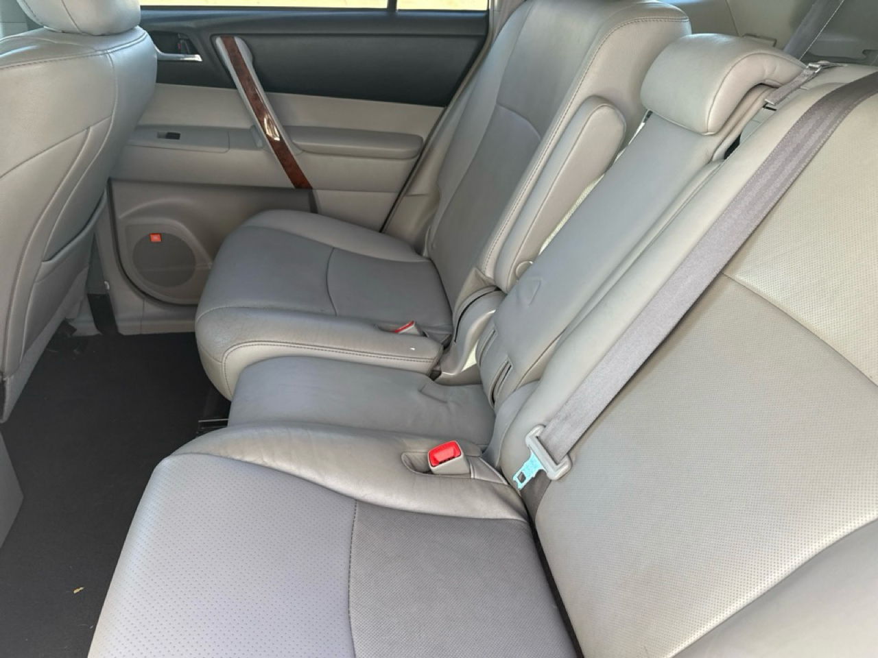 Toyota Highlander 4WD 4dr V6 Limited (Natl) 2012