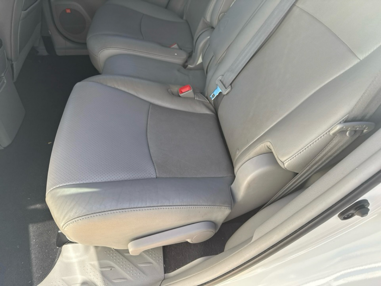 Toyota Highlander 4WD 4dr V6 Limited (Natl) 2012