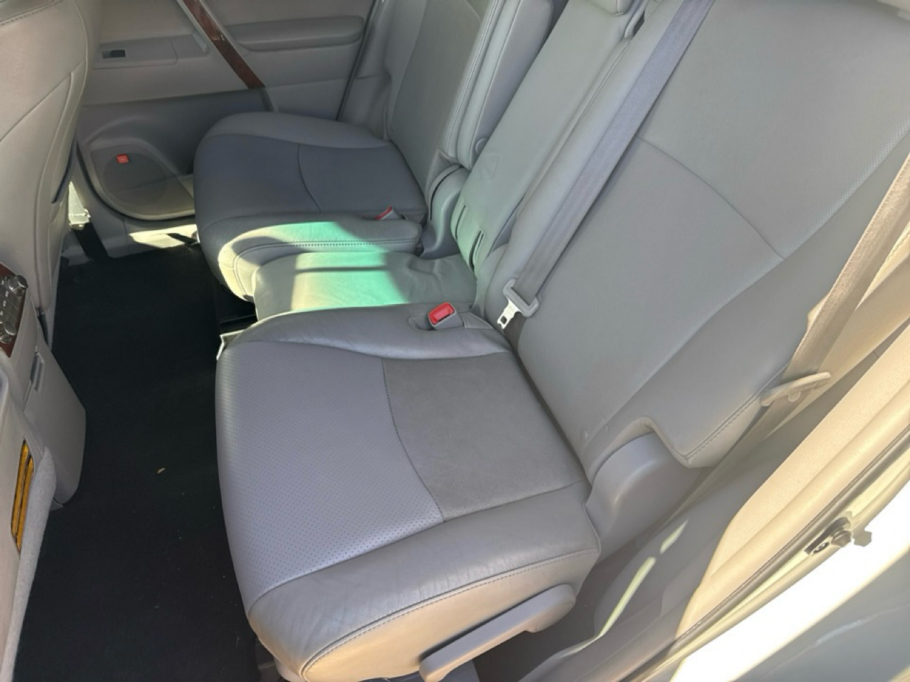 Toyota Highlander 4WD 4dr V6 Limited (Natl) 2012