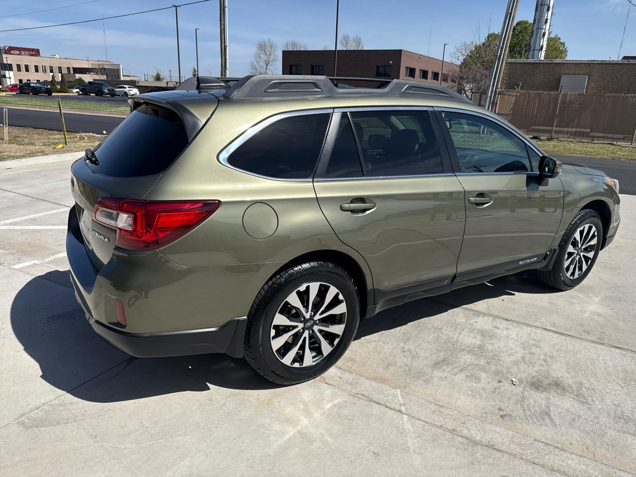 Subaru Outback 4dr Wgn 2.5i Limited 2016