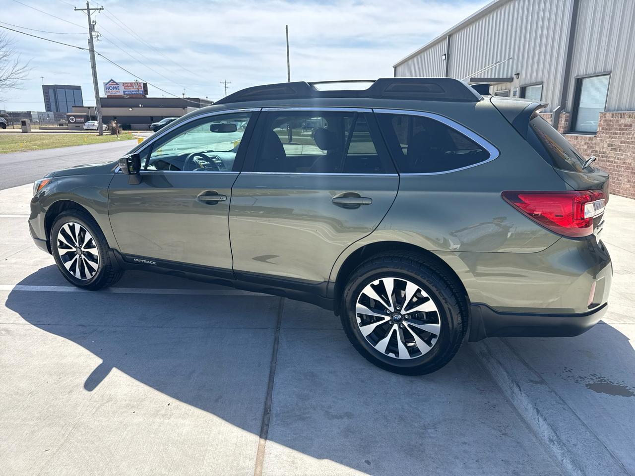 Subaru Outback 4dr Wgn 2.5i Limited 2016