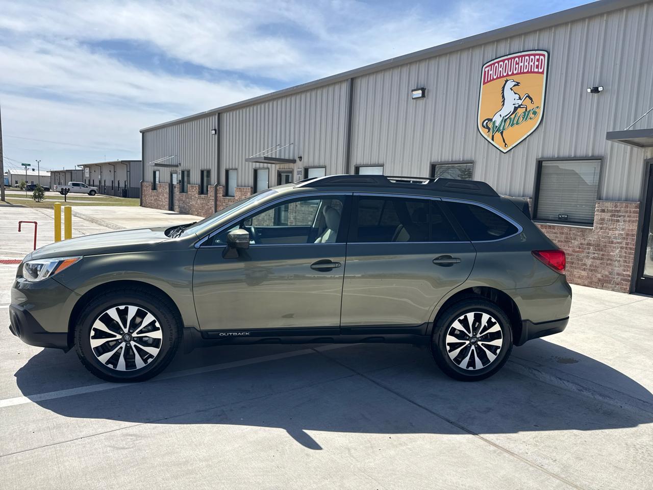 Subaru Outback 4dr Wgn 2.5i Limited 2016