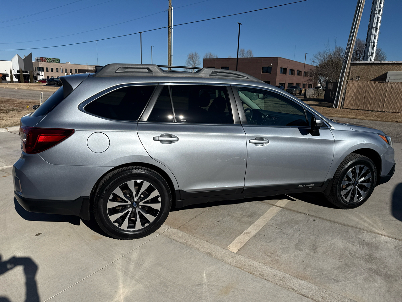 Subaru Outback 4dr Wgn 3.6R Limited 2016
