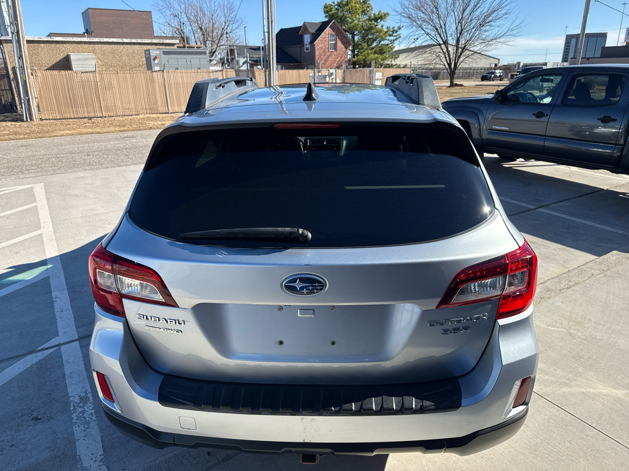 Subaru Outback 4dr Wgn 3.6R Limited 2016