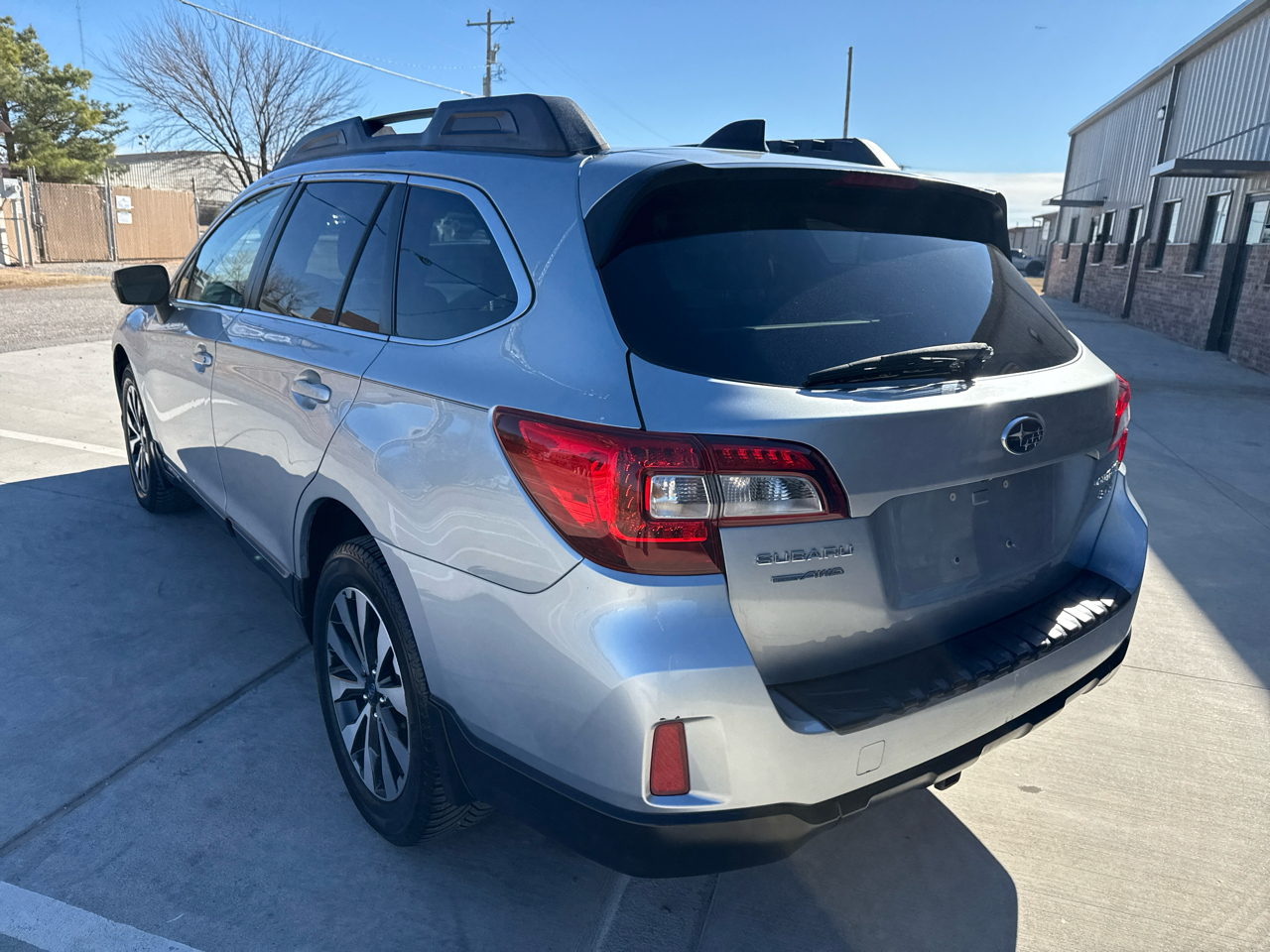 Subaru Outback 4dr Wgn 3.6R Limited 2016