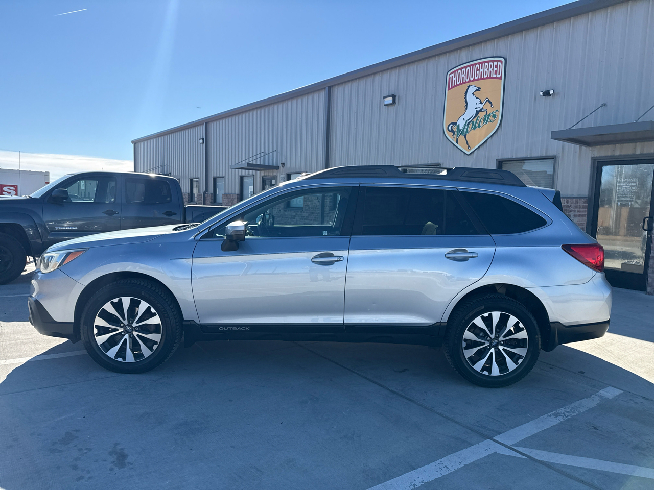 Subaru Outback 4dr Wgn 3.6R Limited 2016