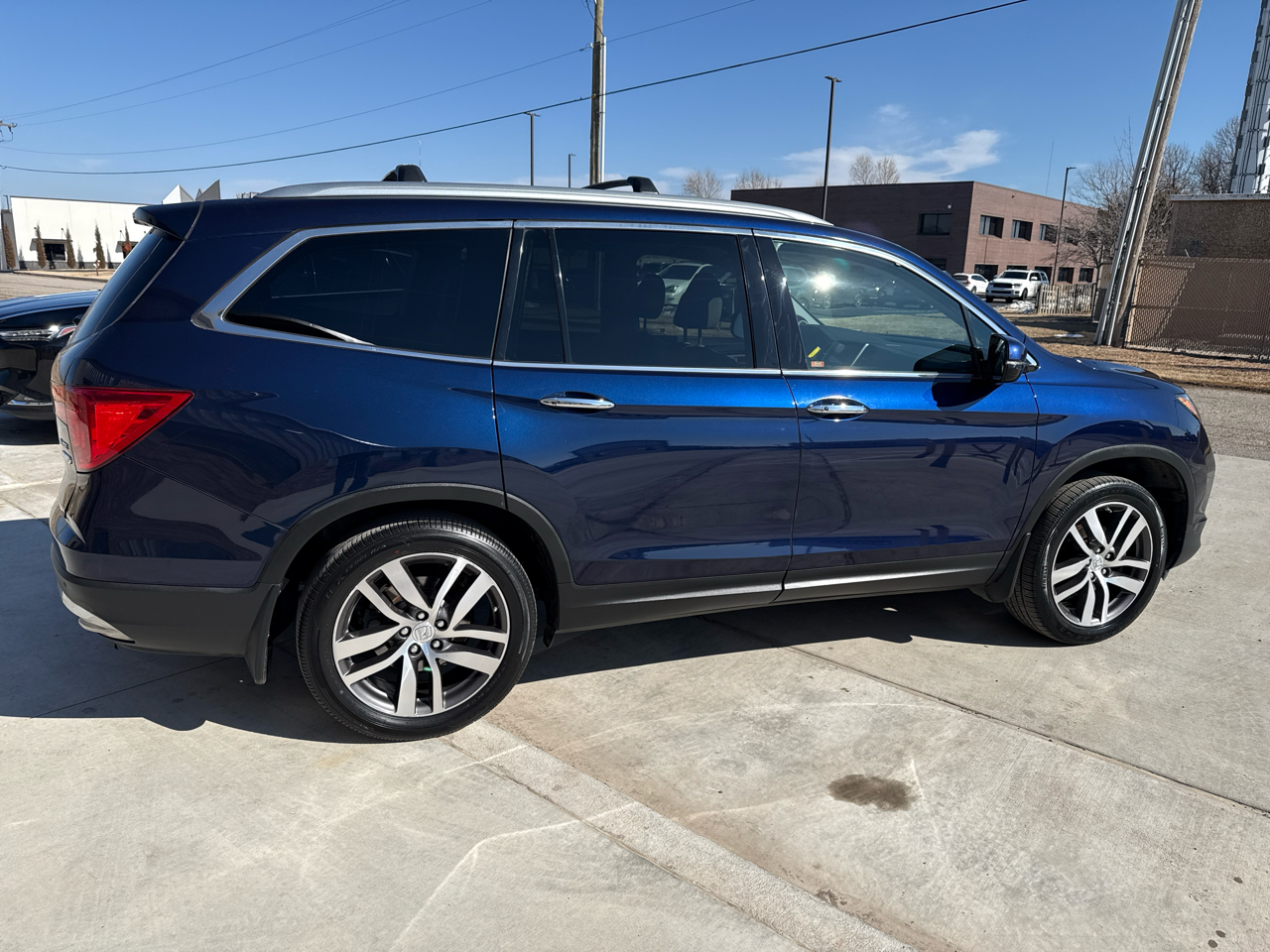 Honda Pilot AWD 4dr Elite w/RES & Navi 2016
