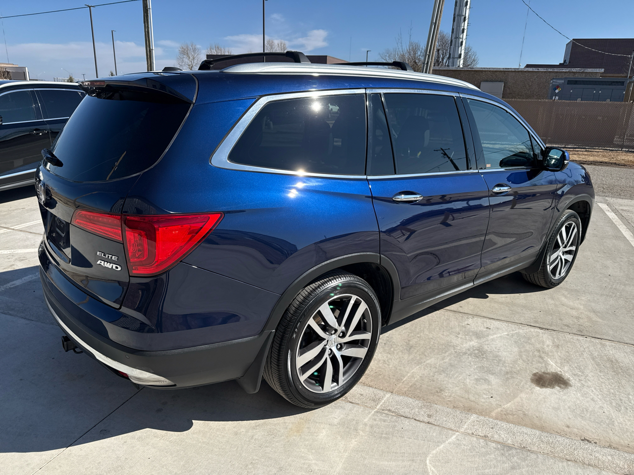Honda Pilot AWD 4dr Elite w/RES & Navi 2016
