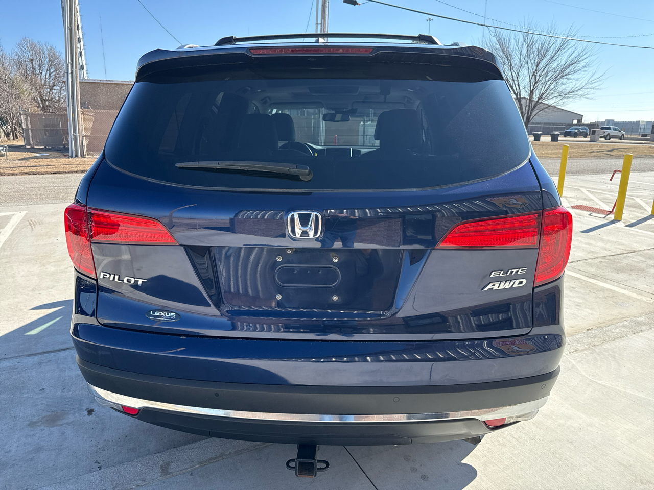 Honda Pilot AWD 4dr Elite w/RES & Navi 2016