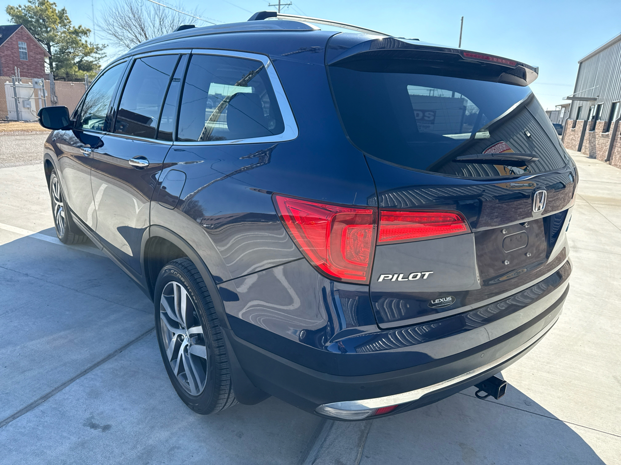 Honda Pilot AWD 4dr Elite w/RES & Navi 2016