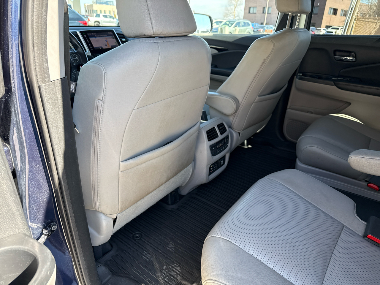 Honda Pilot AWD 4dr Elite w/RES & Navi 2016