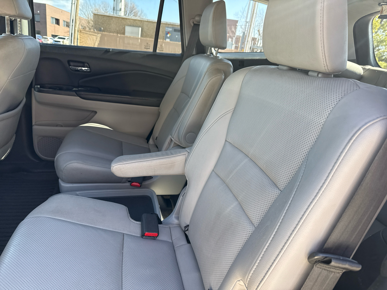 Honda Pilot AWD 4dr Elite w/RES & Navi 2016