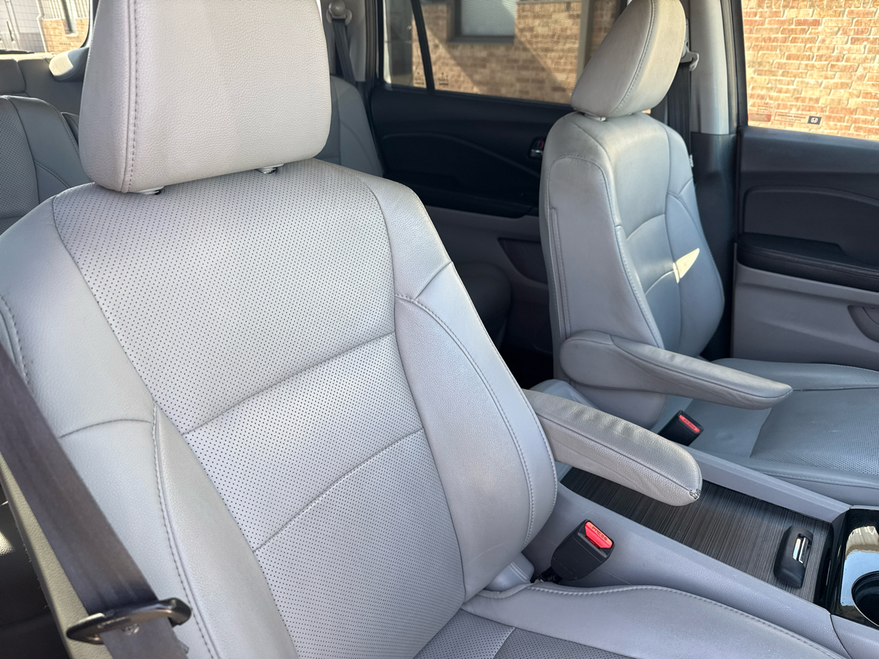 Honda Pilot AWD 4dr Elite w/RES & Navi 2016