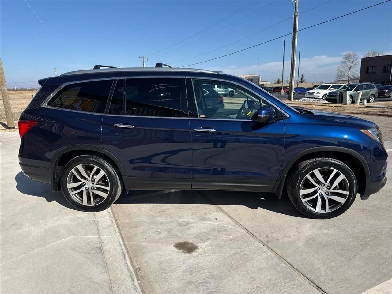 Honda Pilot AWD 4dr Elite w/RES & Navi 2016