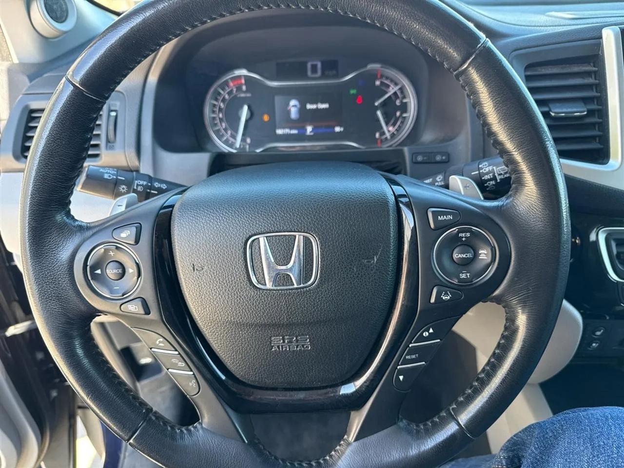Honda Pilot AWD 4dr Elite w/RES & Navi 2016