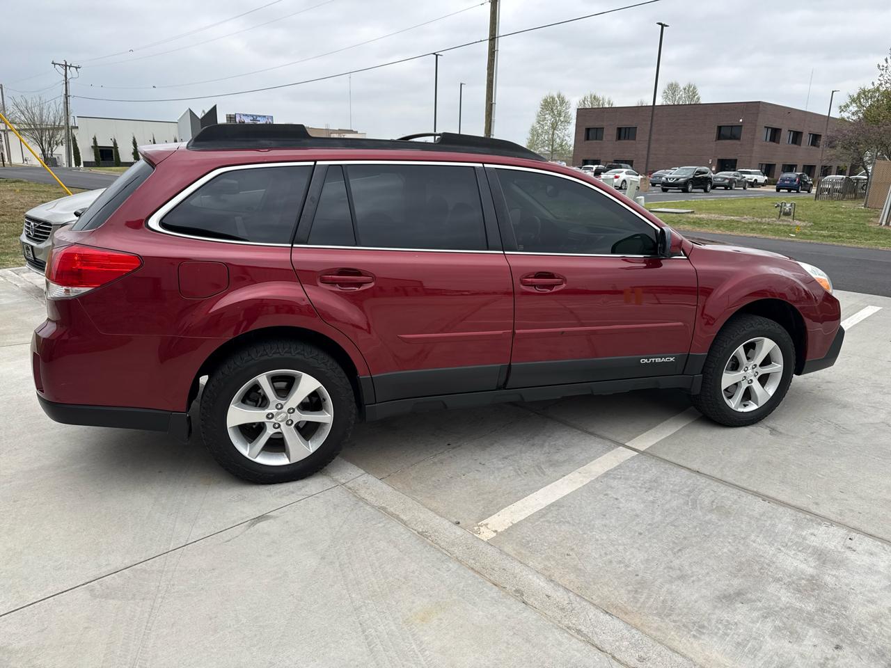 Subaru Outback 4dr Wgn H4 Auto 2.5i Limited 2013