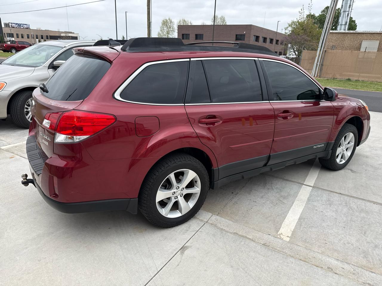 Subaru Outback 4dr Wgn H4 Auto 2.5i Limited 2013