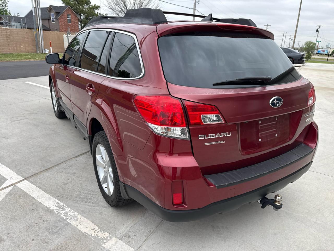 Subaru Outback 4dr Wgn H4 Auto 2.5i Limited 2013