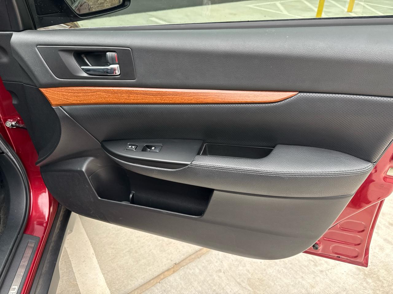 Subaru Outback 4dr Wgn H4 Auto 2.5i Limited 2013