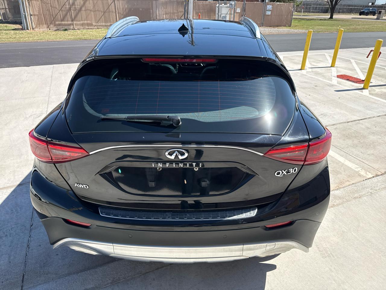 Infiniti QX30 Premium AWD *Ltd Avail* 2017