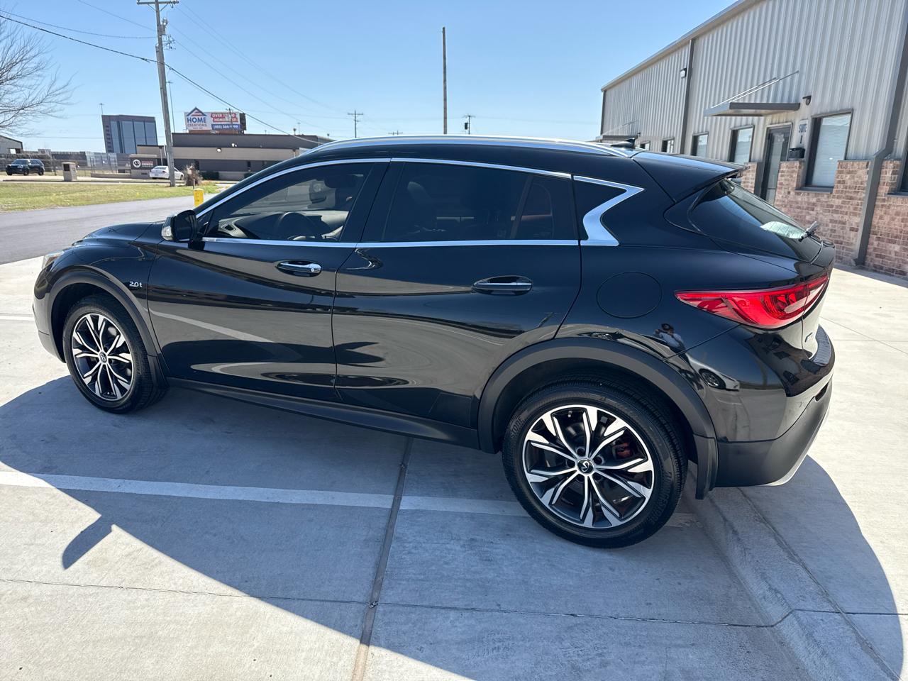 Infiniti QX30 Premium AWD *Ltd Avail* 2017