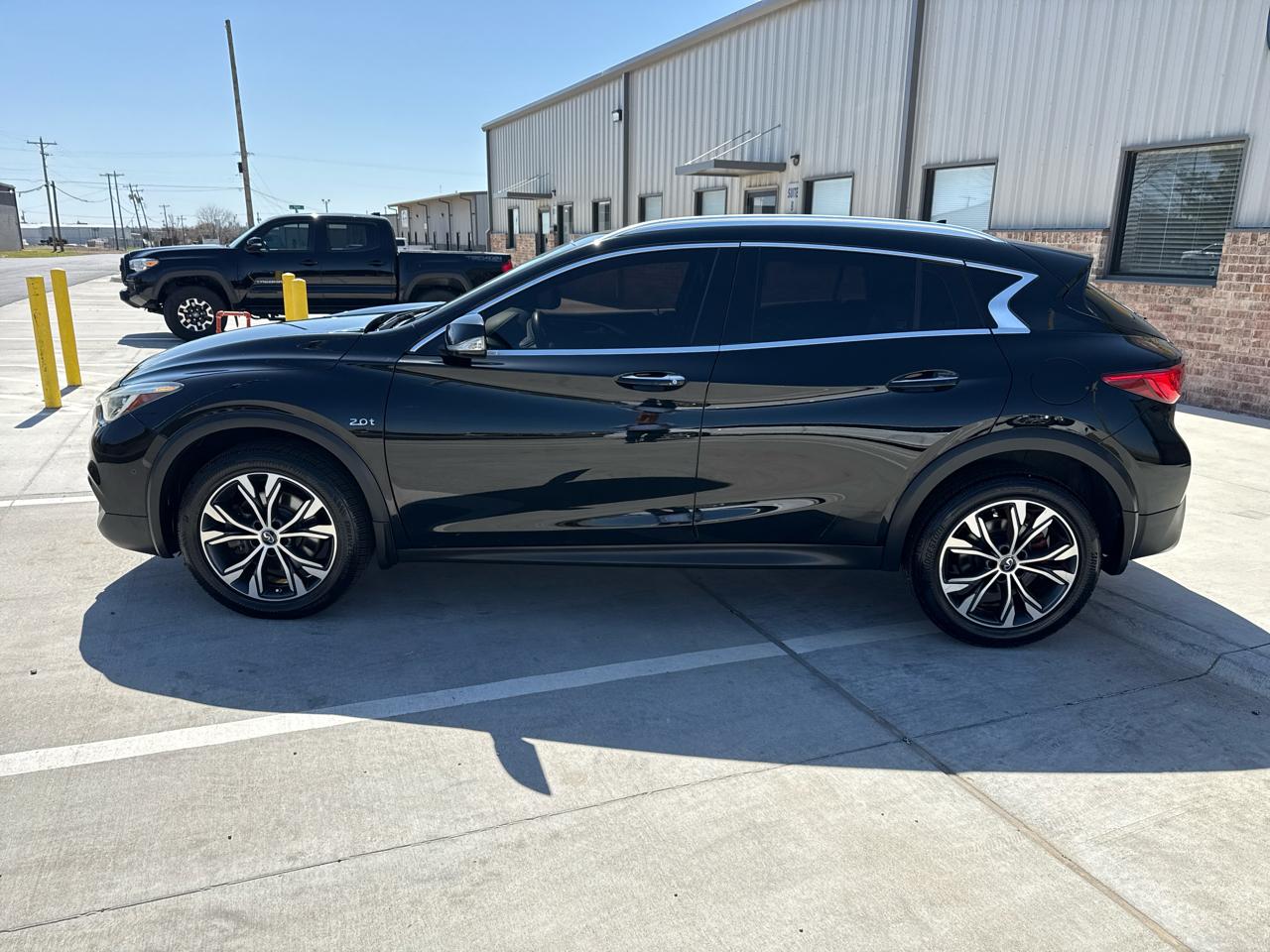 Infiniti QX30 Premium AWD *Ltd Avail* 2017